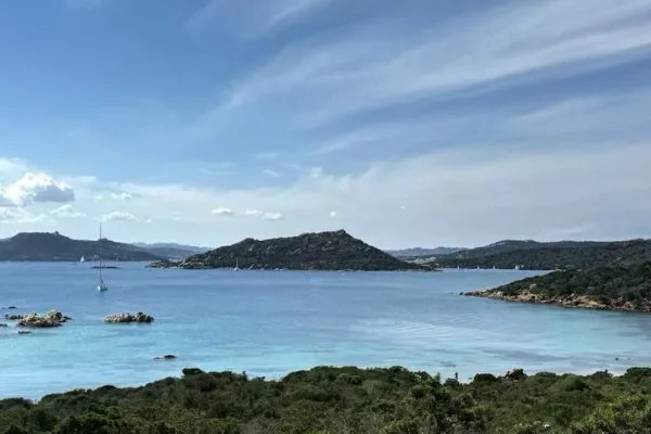 Wingfoil Cruise Sardinia Corsica bay